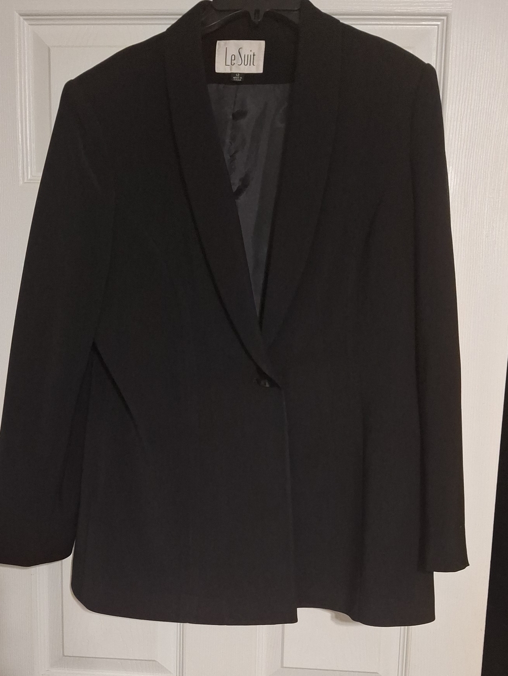 Le Suit Black Single-Button Notch Lapel Blazer